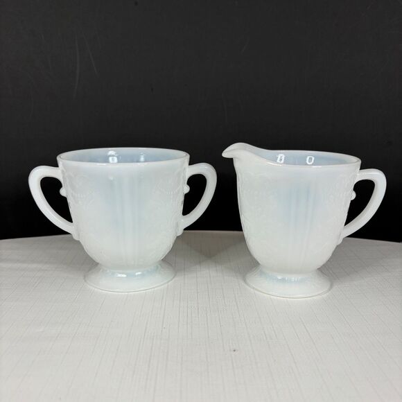 Monax Opalescent Macbeth Evans American Sweetheart Cream Sugar Cottage Core Vtg - Picture 1 of 6